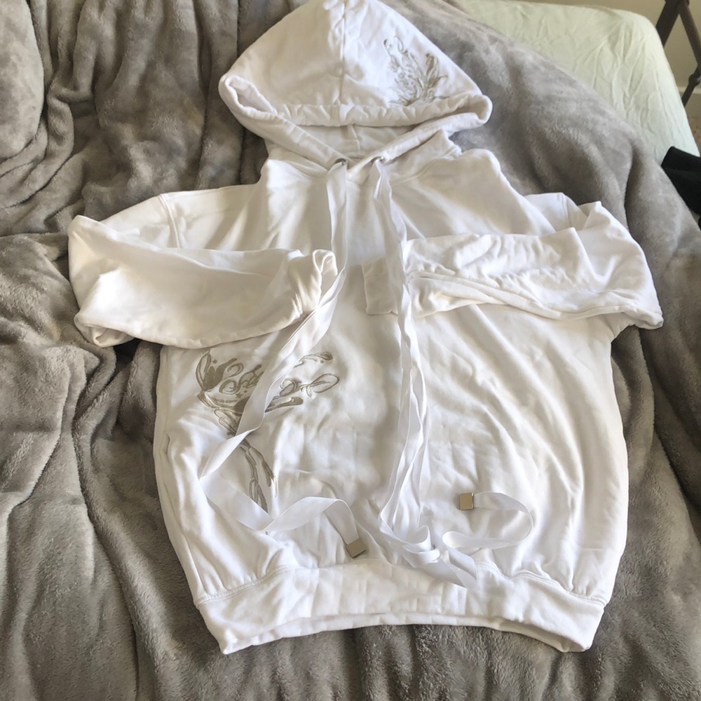 Lanyu emboderiy whit long hoodie